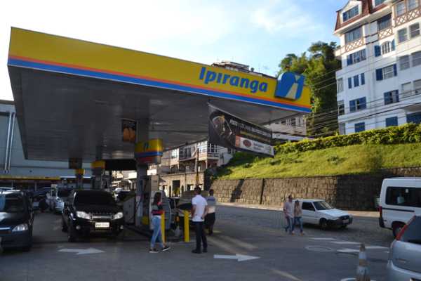 Petrópolis fecha o ano com a gasolina mais cara do estado do RJ