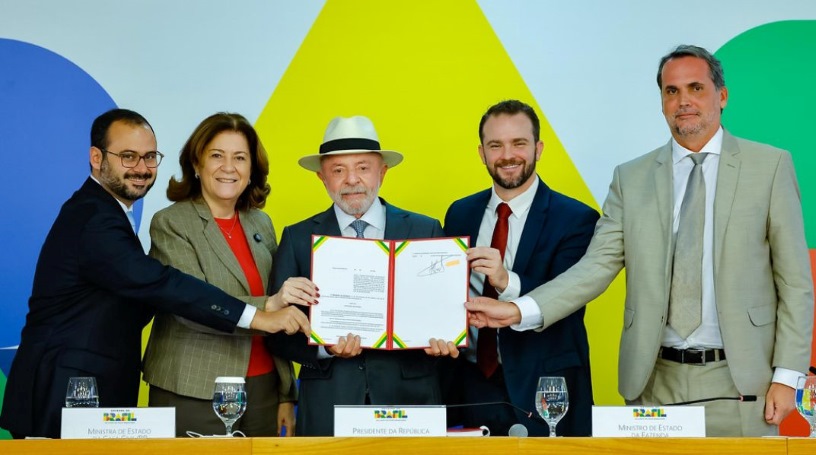 Lula assina decreto de novo Desenrola para ajudar 20 milhões de pessoas a saírem das dívidas