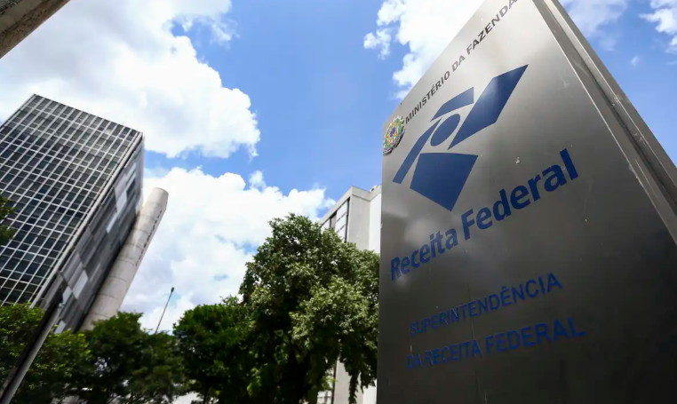 Receita voltará a exigir declaração de fintechs após operações da PF