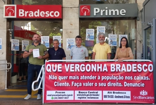 Sindicato realiza protesto no Bradesco  agência 0401 - Petrópolis