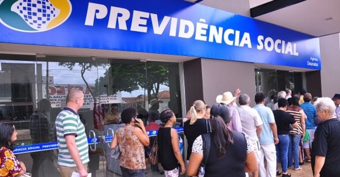 INSS tem novo presidente, mas com desafio antigo