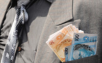 Mais de R$ 1 bilhão para executivos dos bancos