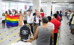 Rio se mobiliza contra homofobia no Itaú Unibanco
