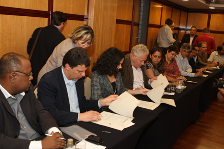 Contraf-Cut assina convenção coletiva