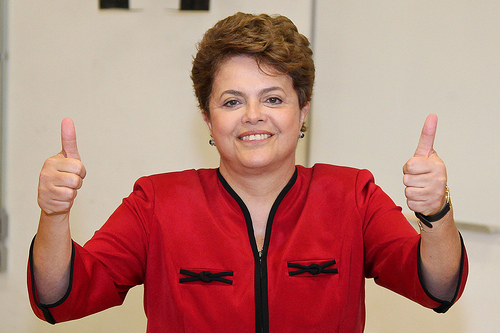 Dilma garante reajuste  para salário-mínimo
