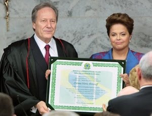 Dilma é diplomada presidenta  e reafirma que vai governar  para todos