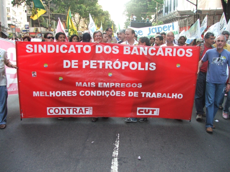 Com ela não será diferente - 2010 - Sindicato participou da passeata Pró-DIlma no Rj