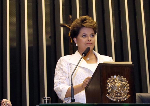 Dilma vai enviar ao Congresso política de longo prazo  para reajuste do mínimo