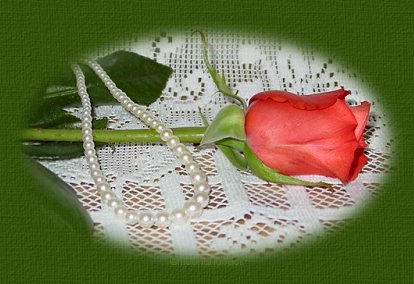 CAFÉ DA MANHÃ, ROSAS E PÃO DE MEL  EM HOMENAGEM AS MULHERES