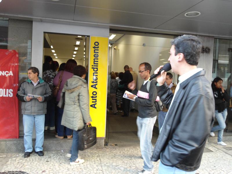 Como se defender dos abusos dos bancos