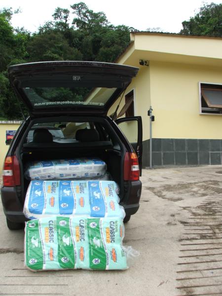 Entrega de mantimento Lar Santa Catarina