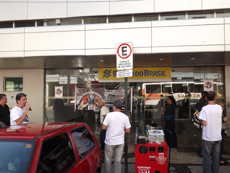 Dia Nacional de Luta pelo Emprego protesta contra descaso dos bancos