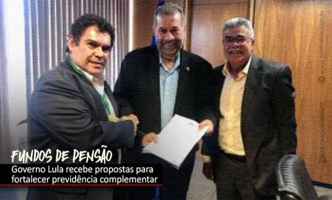 Agenda positiva para previdência complementar é entregue  ao ministro Carlos Lupi