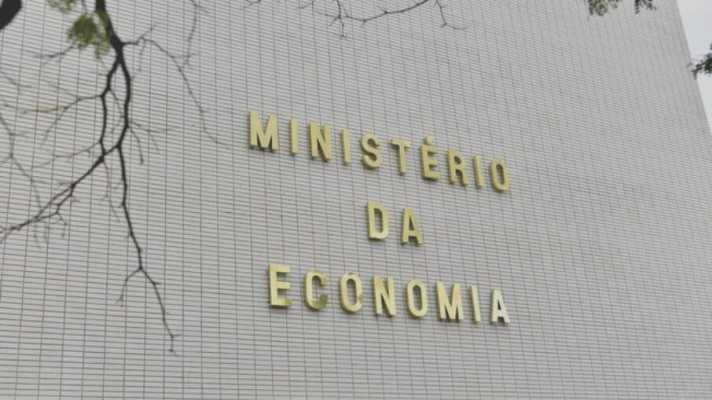 Após derrota, Bolsonaro prepara pacote de medidas na Economia