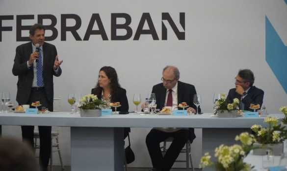 Juros altos atrapalham o desenvolvimento do país