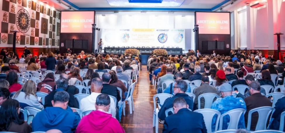 Abertura de congressos dos bancos públicos ressalta unidade por direitos da categoria e pelo Brasil