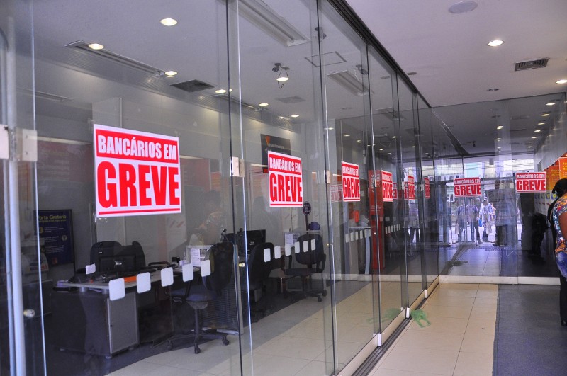 Greve se fortalece no 3º dia de paralisação