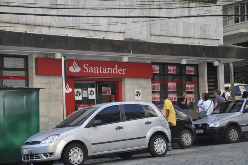 No 8º dia da greve, Fenaban eleva reajuste para 7,5% e com 8,5% no piso