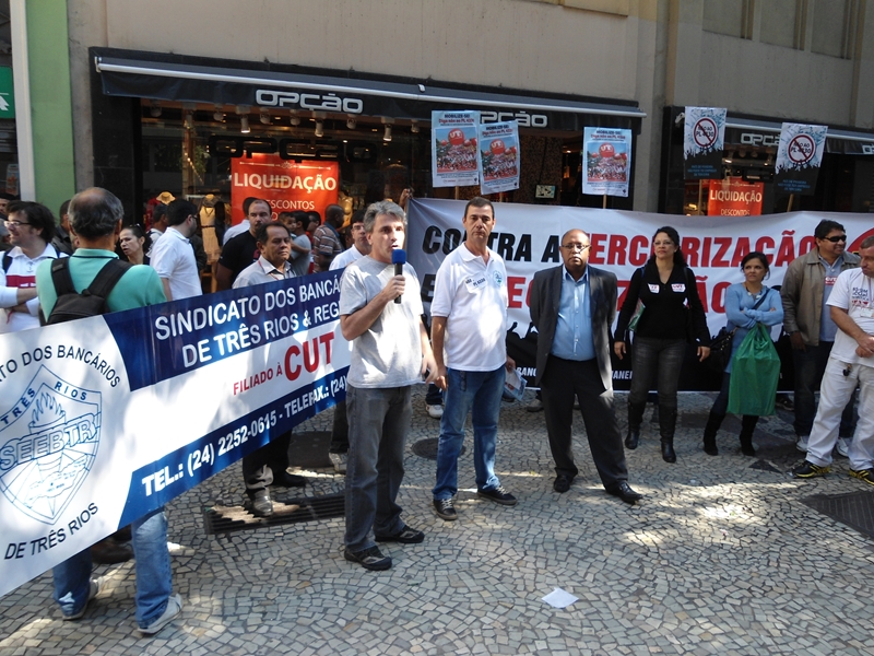 CUT e centrais conseguem adiar votação do PL 4330