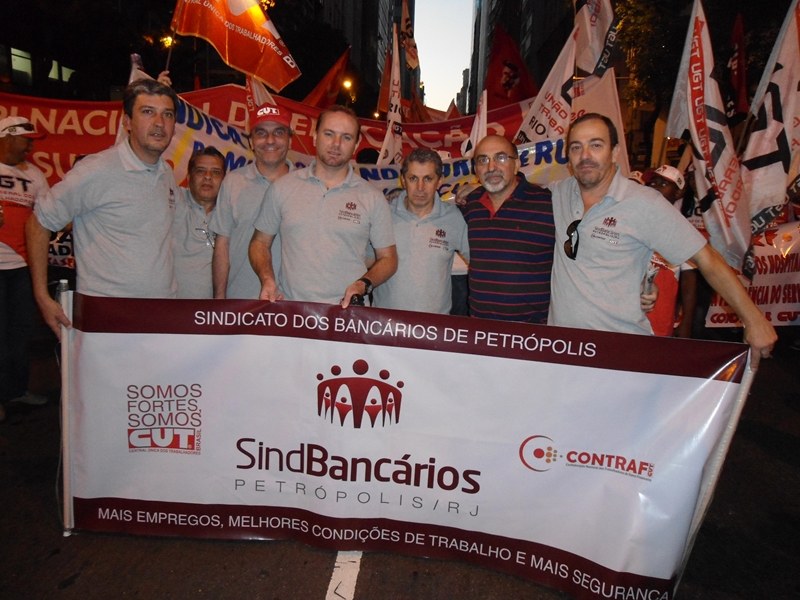 Trabalhadores ocupam as ruas do país com manifestações