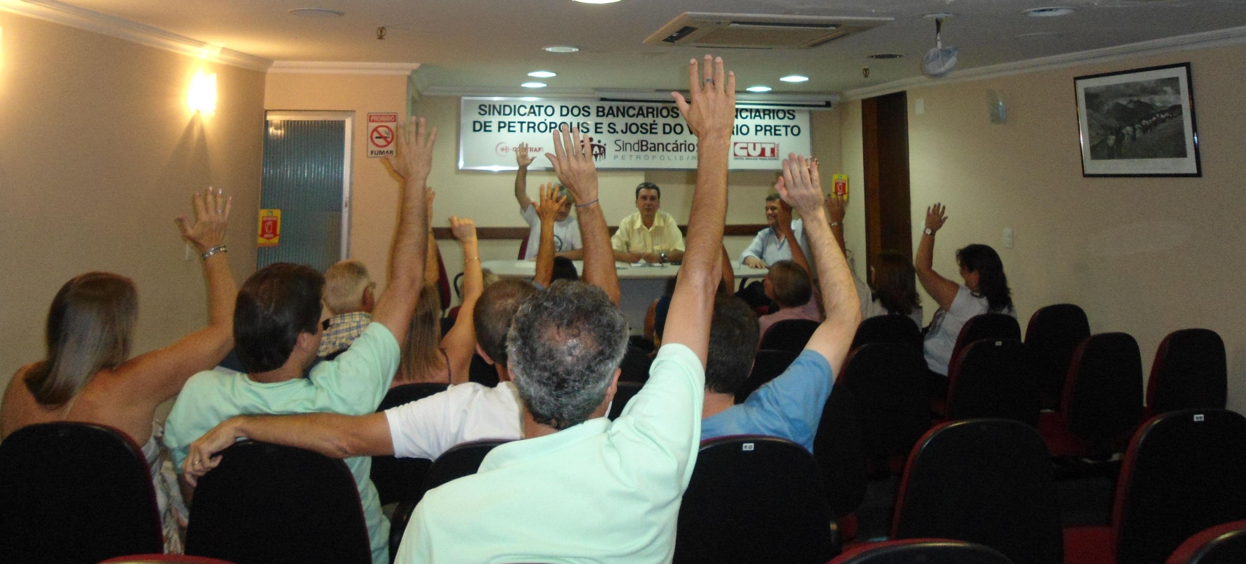 Ex-bancários do BCN aprovam proposta sobre Fundação Francisco Conde