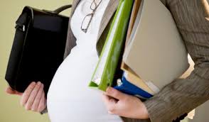 Mulheres não têm proteção à maternidade no trabalho