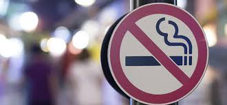 Lei que proíbe fumar em ambientes fechados entra em vigor