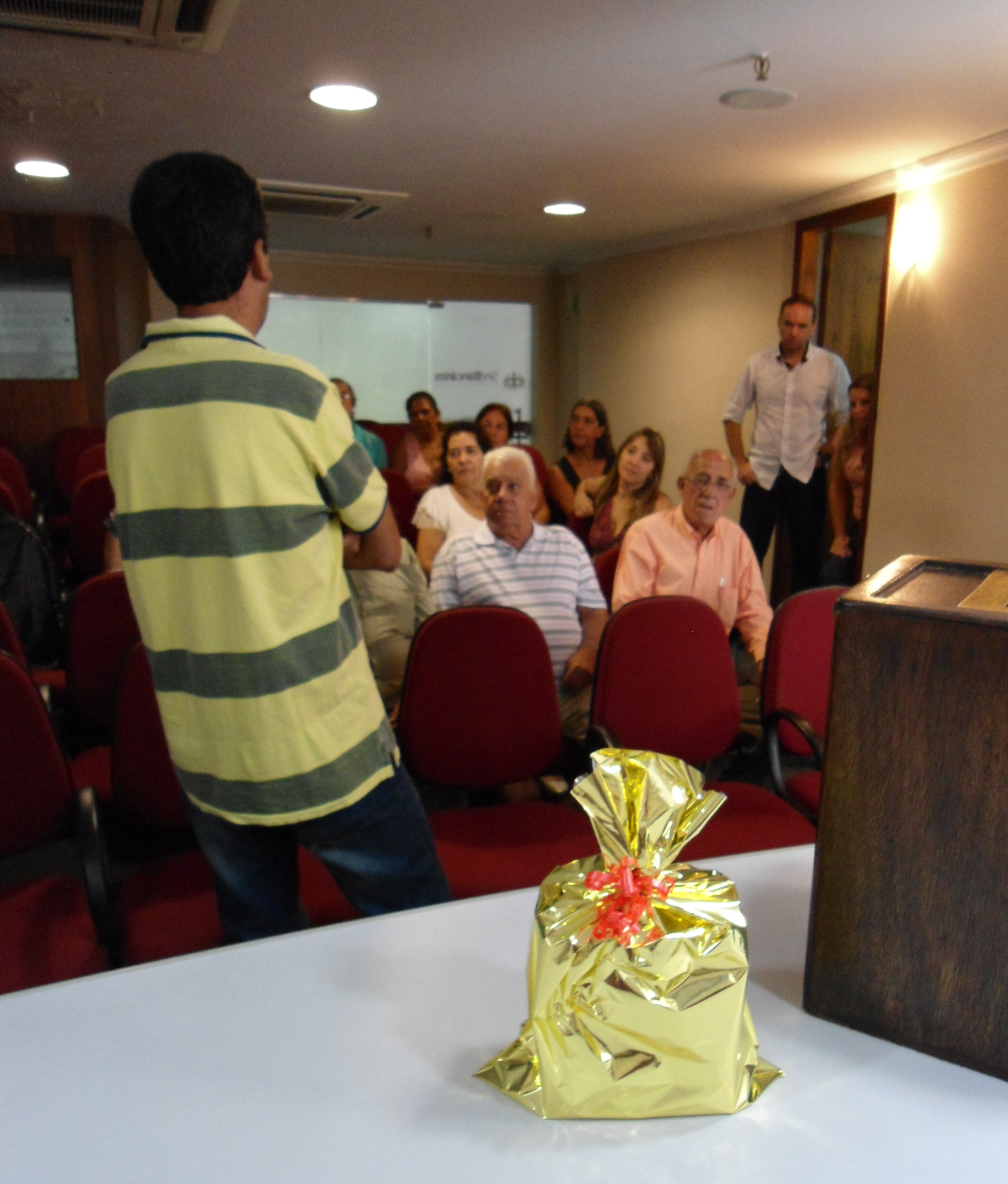CAFÉ DA MANHÃ EM HOMEMAGEM AO DIA DO APOSENTADO