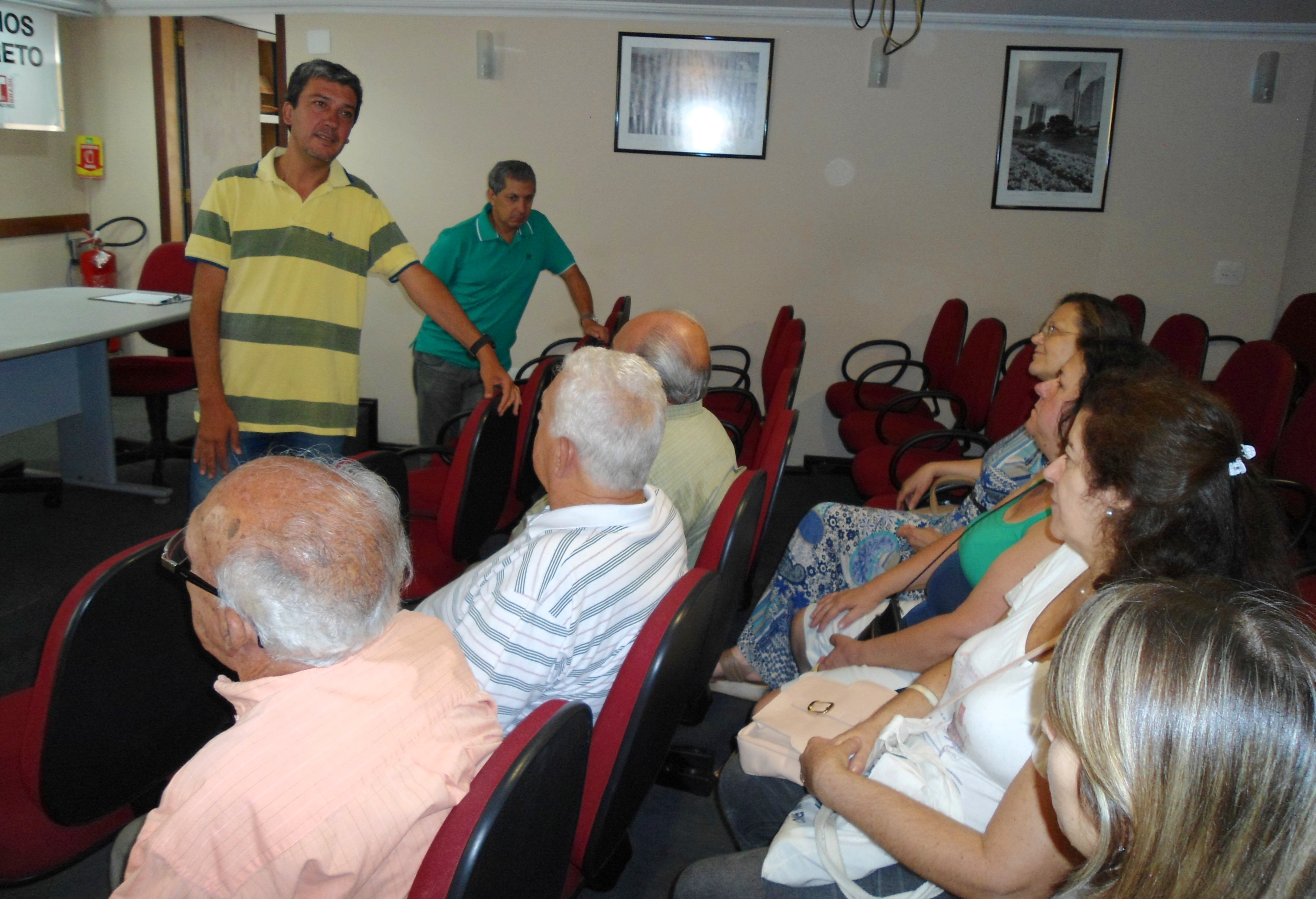 CAFÉ DA MANHÃ EM HOMEMAGEM AO DIA DO APOSENTADO