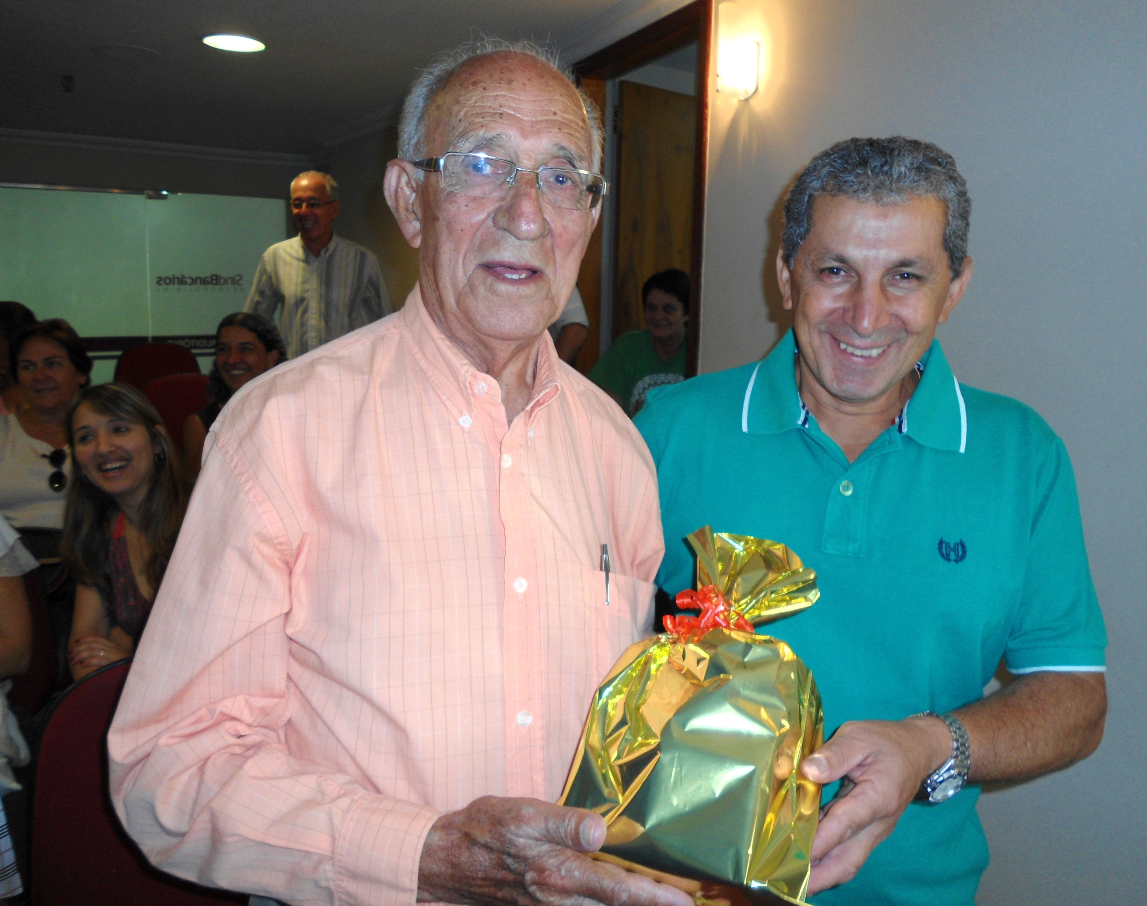 CAFÉ DA MANHÃ EM HOMEMAGEM AO DIA DO APOSENTADO