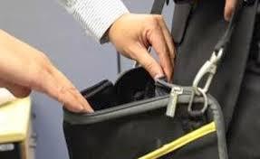 Itaú Unibanco constrange bancários com revista nas agências