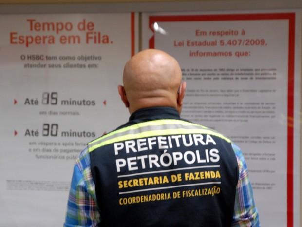 Procon multa Bradesco/Petrópolis por irregularidades