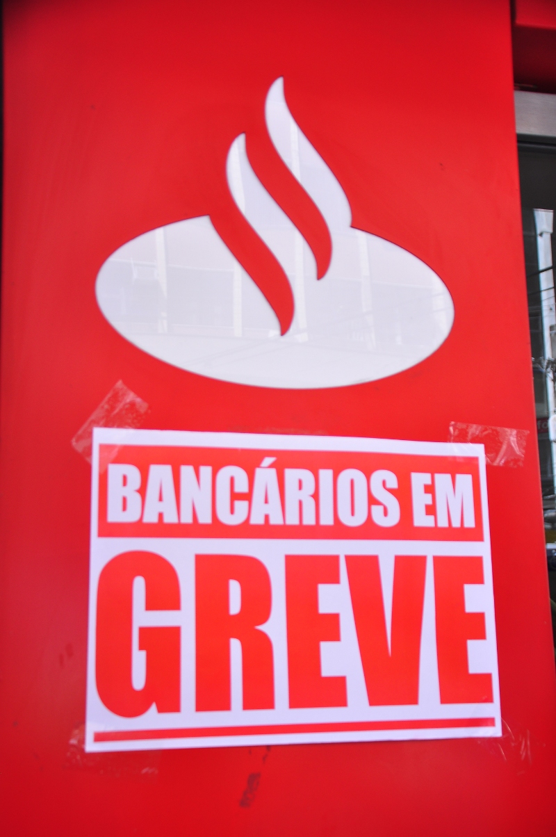 Greve cresce no segundo dia