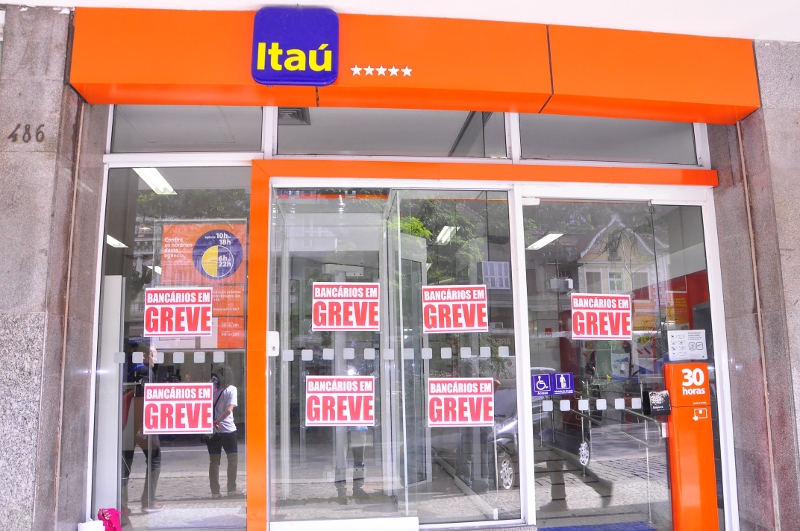 Greve se fortalece no 3º dia de paralisação