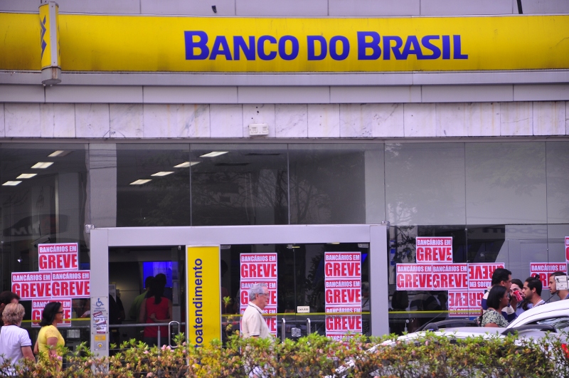 AUMENTA O NÚMERO DE BANCÁRIOS EM GREVE NO PAÍS