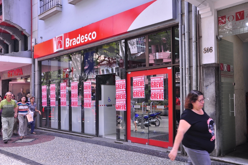 Greve dos bancários chega no seu 11º dia