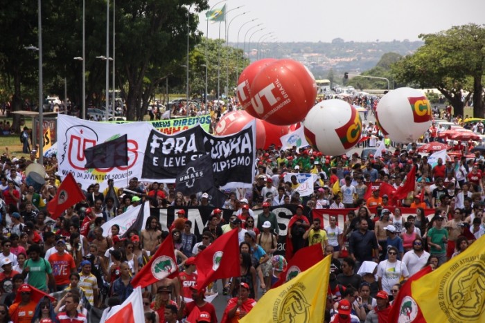 Contraf-CUT conclama os trabalhadores para tomar as ruas contra o golpismo