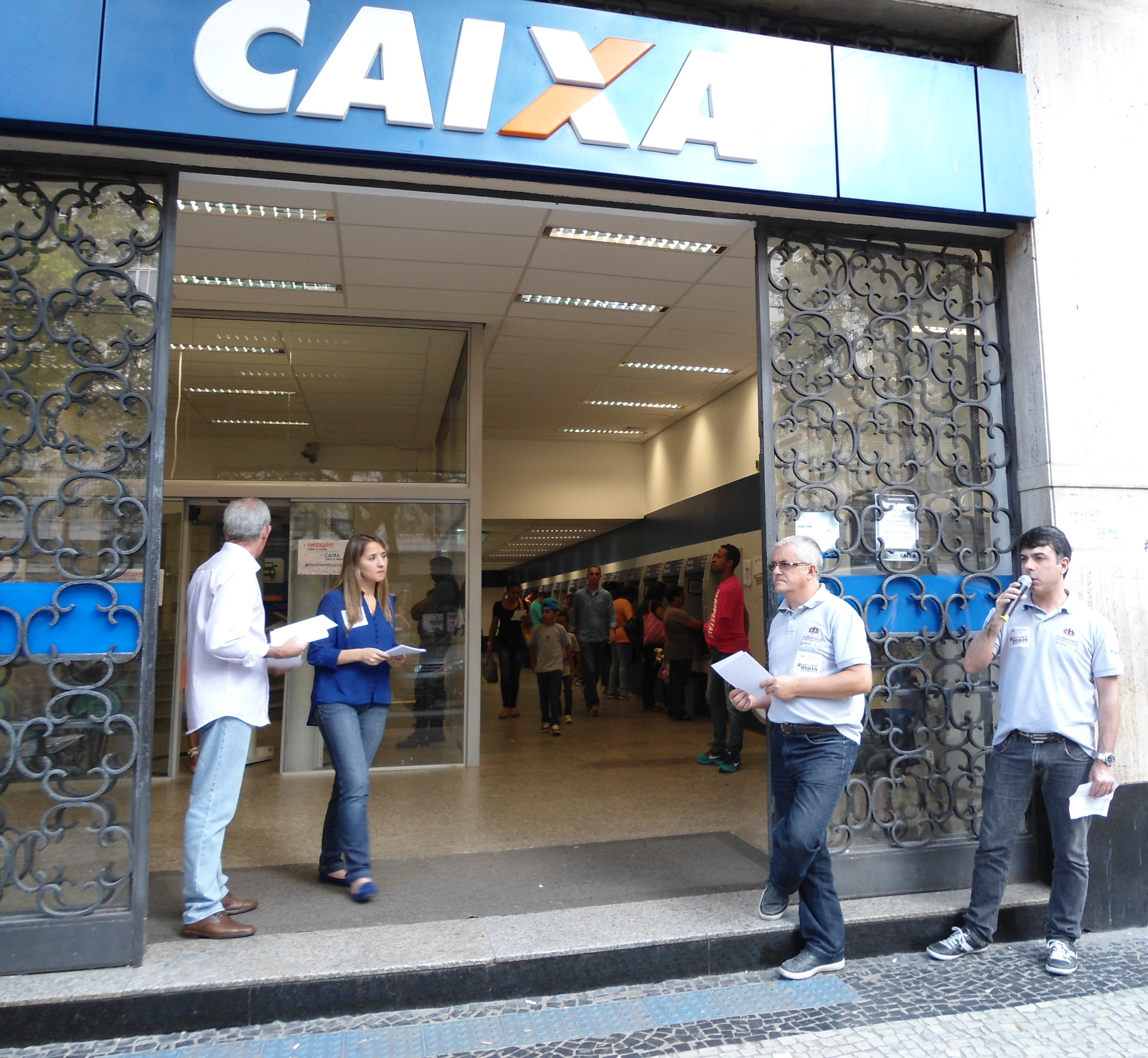 ELEVADOR QUEBRADO,  RISCO IMEDIATO!