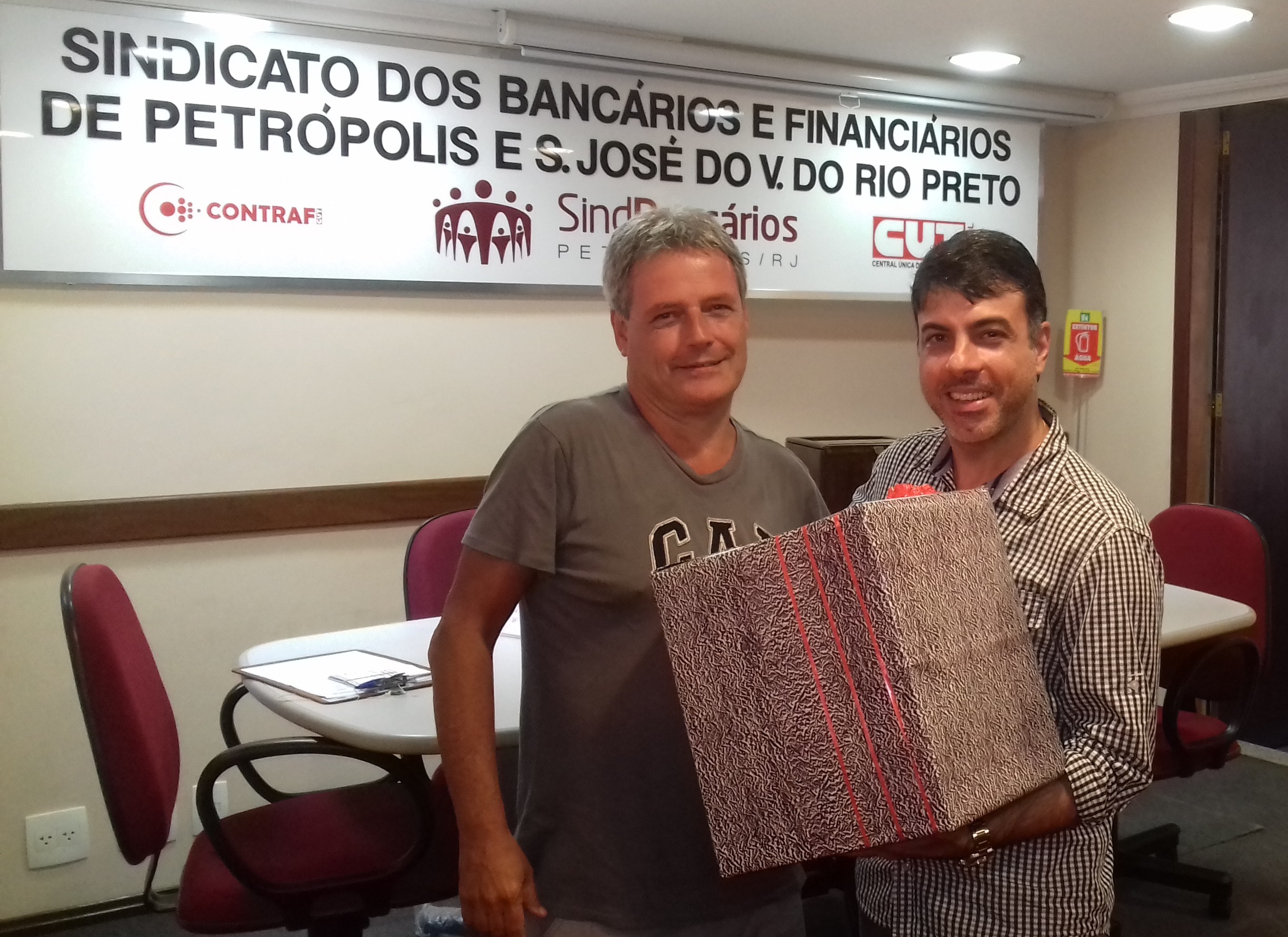 HOMENAGEM AOS APOSENTADOS