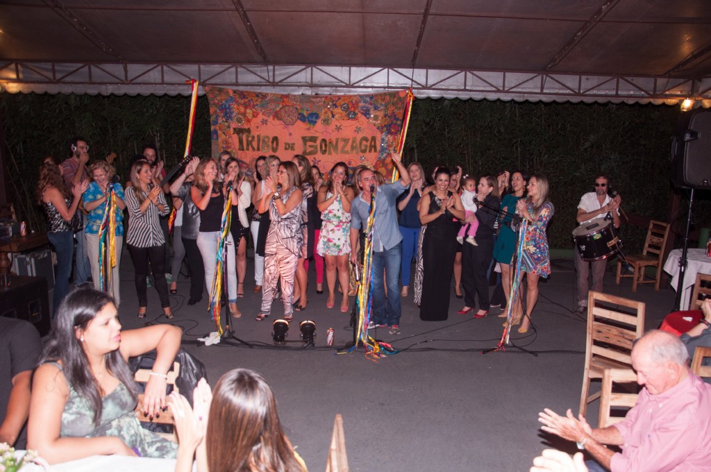 FESTA EM HOMENAGEM ÀS MULHERES!!