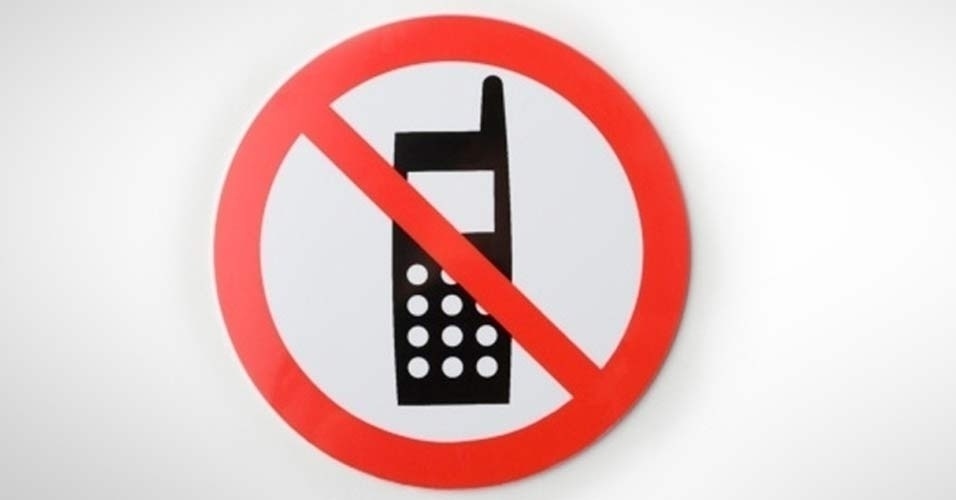 Lei que proíbe uso de celular em agências bancárias tem nova redação