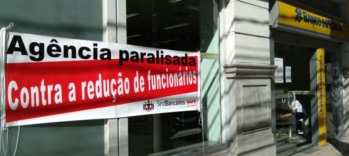 Banco reduz número de funcionários e Sindicato fecha agência