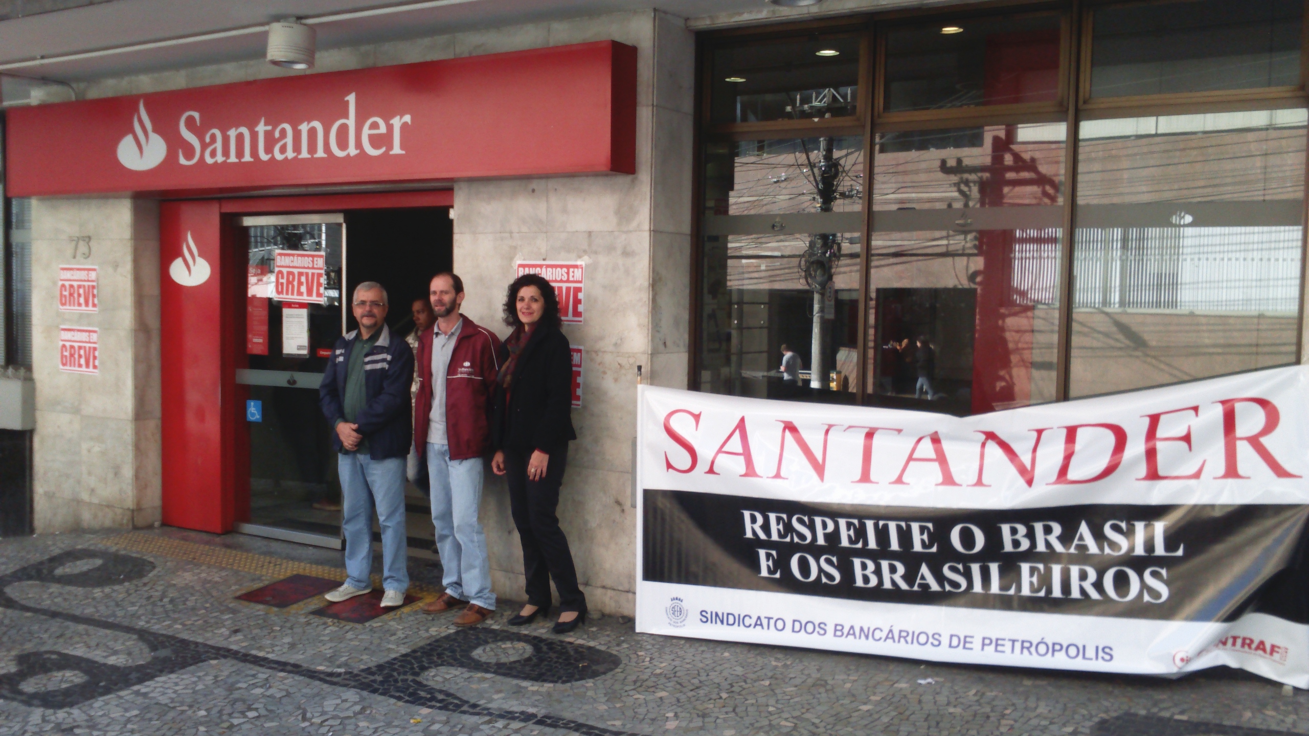 Luta por respeito e valorização no Santander