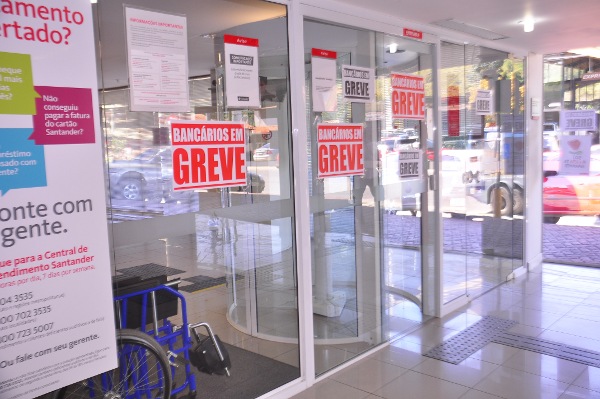 Greve dos bancários chega ao 15º dia e Fenaban não apresenta nova proposta