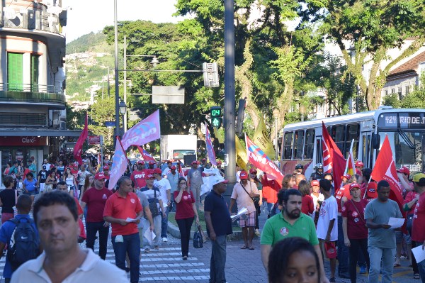 MOVIMENTO SINDICAL DE PETRÓPOLIS Protesto contra pacote de medidas para enfrentar a crise