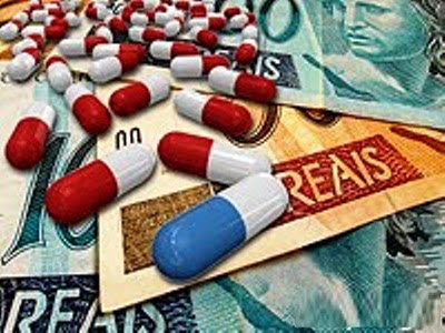 Governo beneficia a indústria farmacêutica