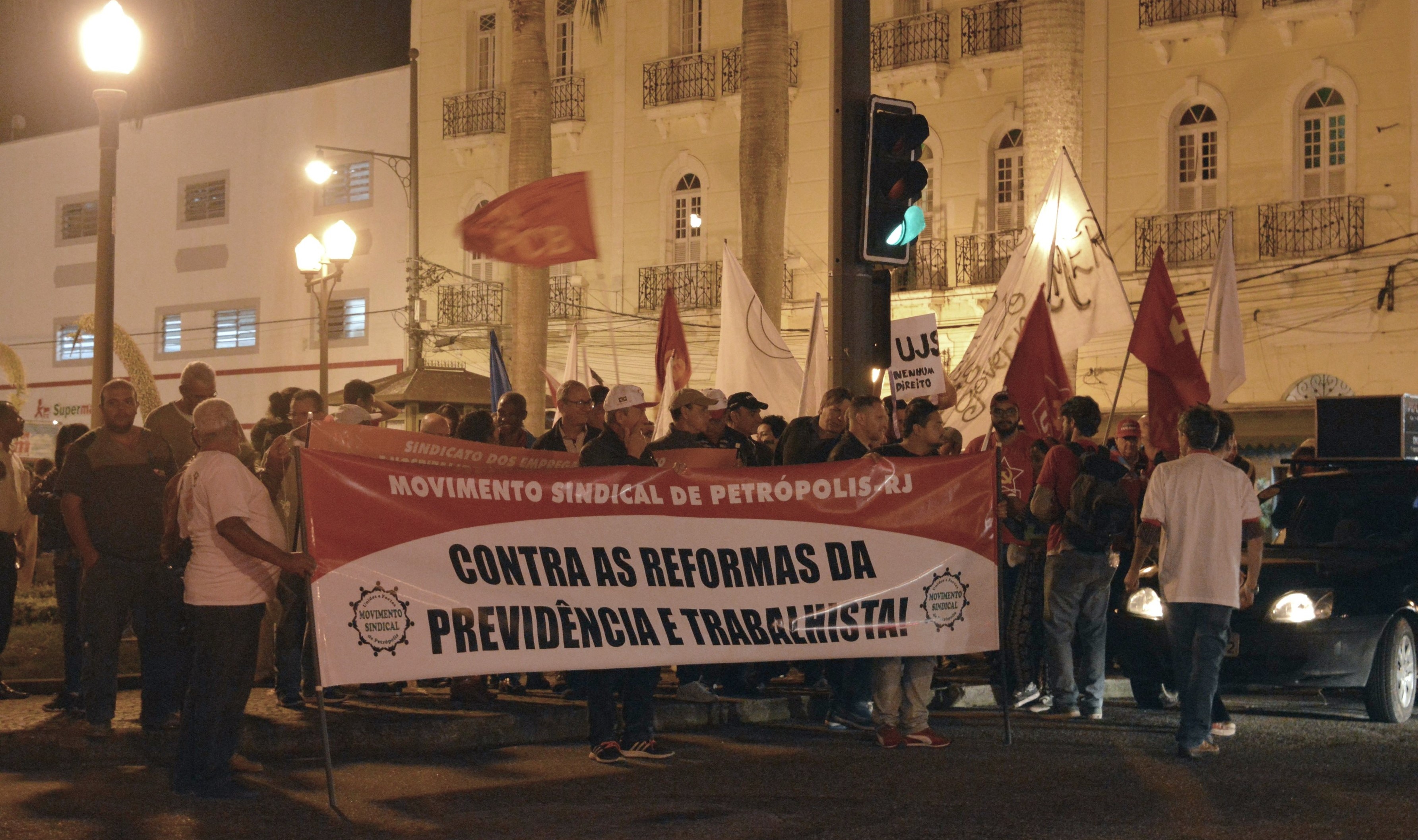 Movimento Sindical promove ato contra reformas