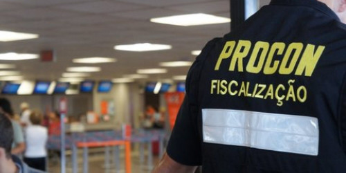 Procon multa Itaú Unibanco e Santander