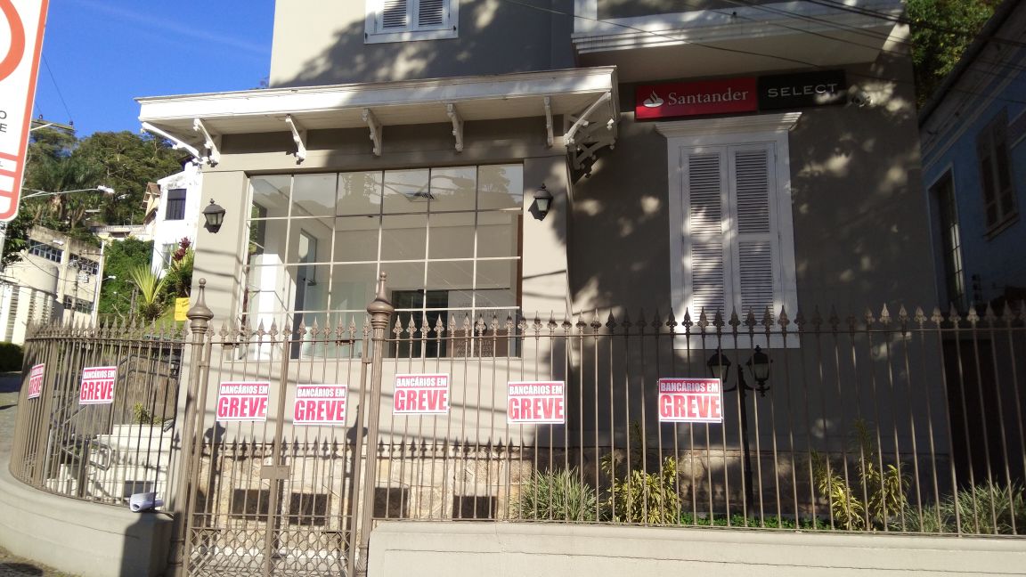 Santander desrespeita funcionários e a CCT