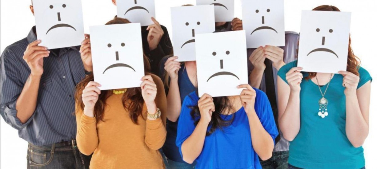 Bancos usam tecnologia para demitir bancários e enganar clientes